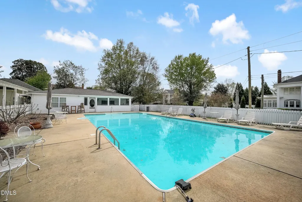 309 W Divine Street Dunn NC 28334