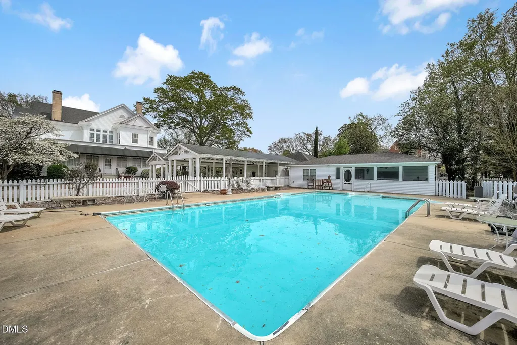 309 W Divine Street Dunn NC 28334