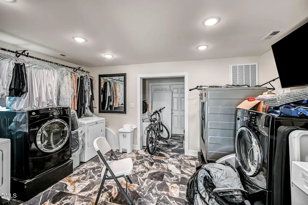 309 W Divine Street Dunn NC 28334