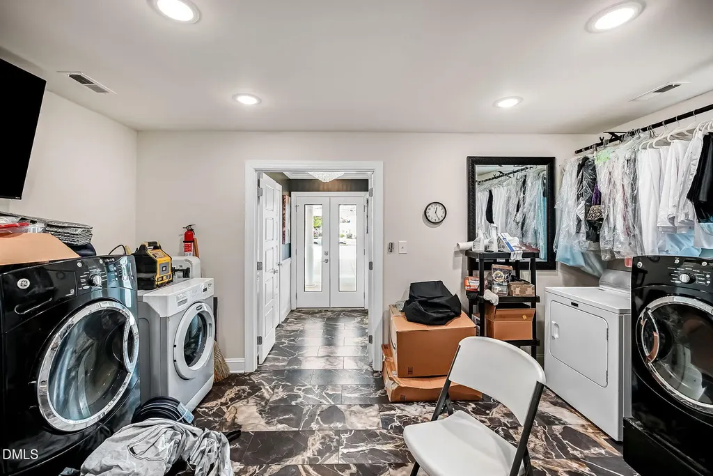 309 W Divine Street Dunn NC 28334
