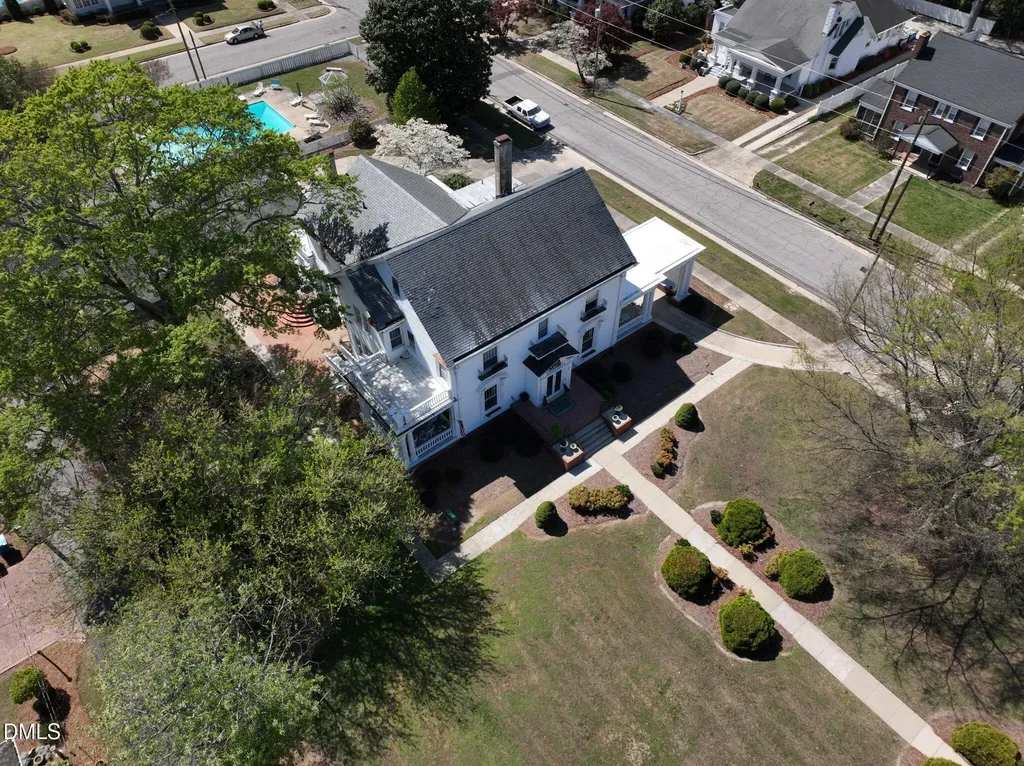 309 W Divine Street Dunn NC 28334