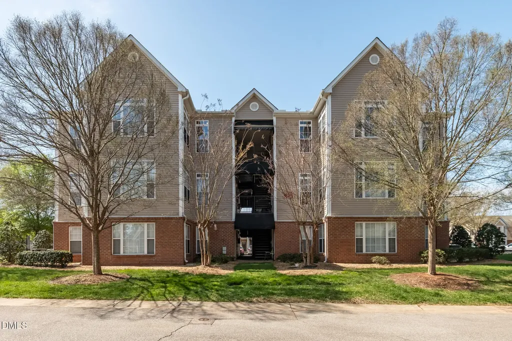2511 Huntscroft Lane Raleigh NC 27617