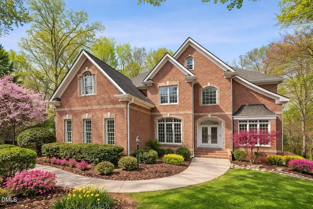 1525 Eglantyne Court Raleigh NC 27613