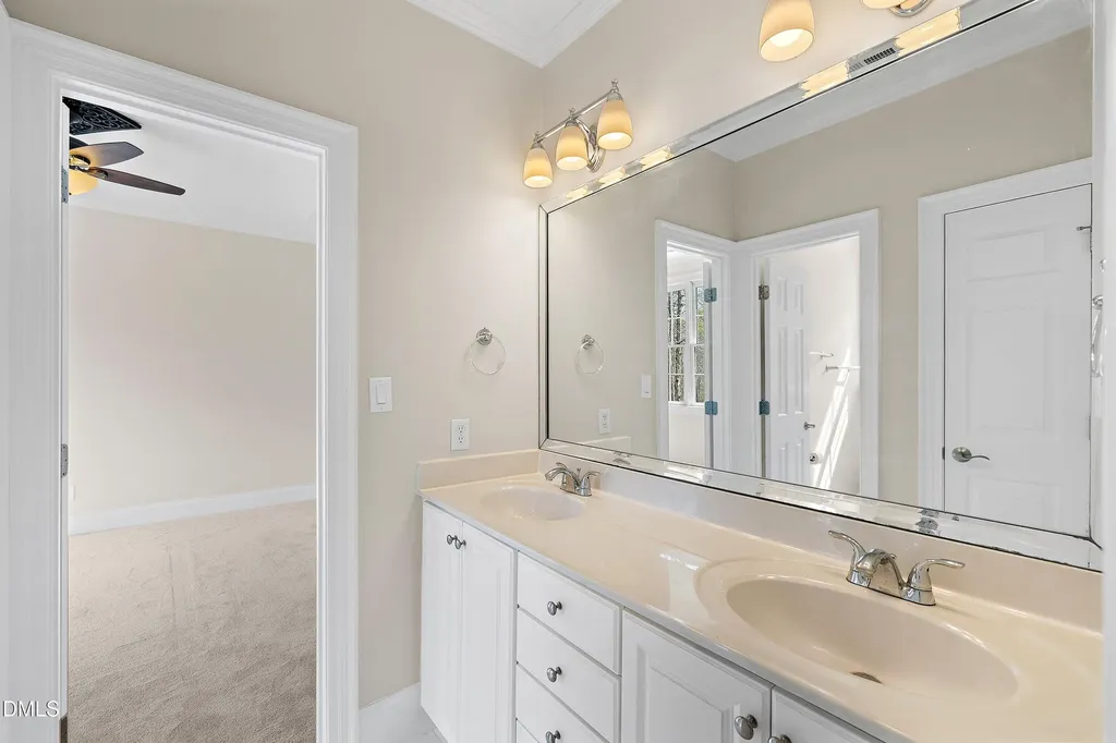 1525 Eglantyne Court Raleigh NC 27613