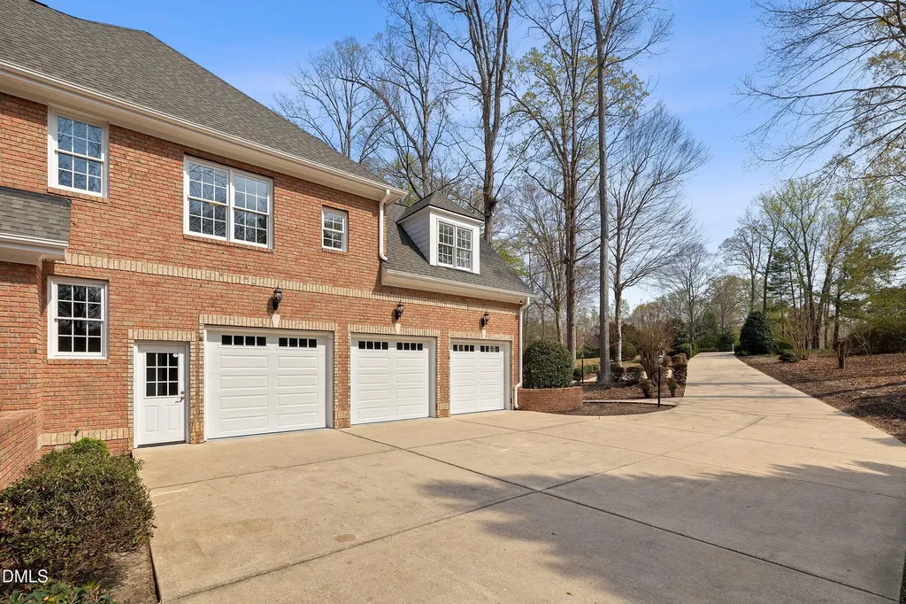 1525 Eglantyne Court Raleigh NC 27613