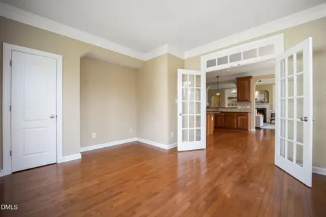 5402 Sutteridge Durham NC 27713