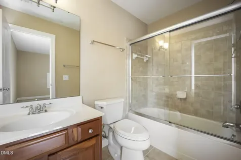5402 Sutteridge Durham NC 27713