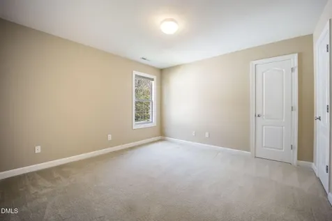 5402 Sutteridge Durham NC 27713