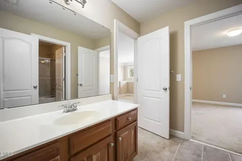 5402 Sutteridge Durham NC 27713