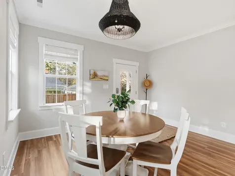 129 E Chestnut Avenue Wake Forest NC 27587