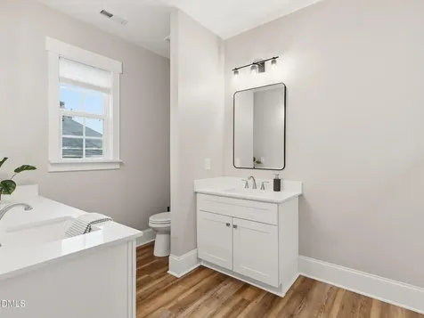 129 E Chestnut Avenue Wake Forest NC 27587