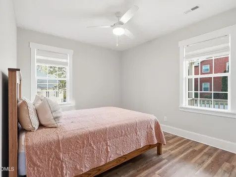 129 E Chestnut Avenue Wake Forest NC 27587