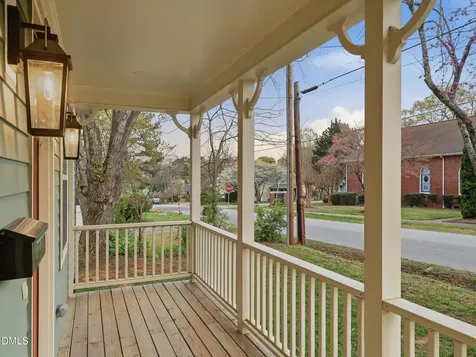 129 E Chestnut Avenue Wake Forest NC 27587