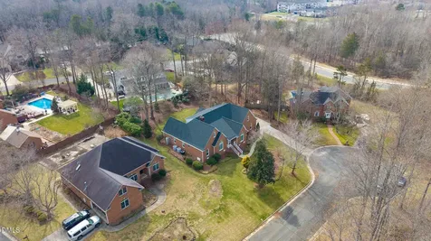 2708 Sturbridge Court Burlington NC 27215
