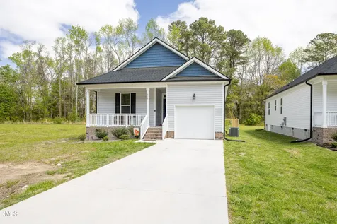 310 E Yukon Street Kenly NC 27542