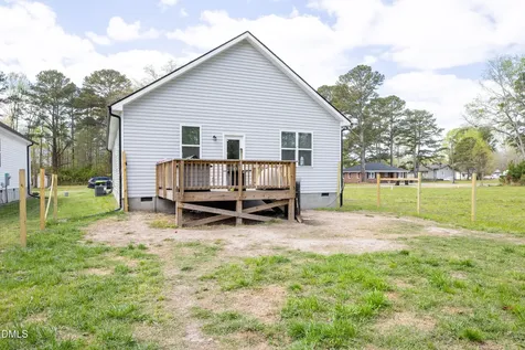310 E Yukon Street Kenly NC 27542