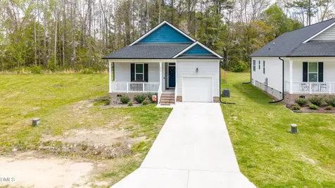 310 E Yukon Street Kenly NC 27542