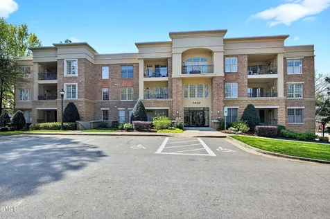 3920 Essex Garden Lane Raleigh NC 27612