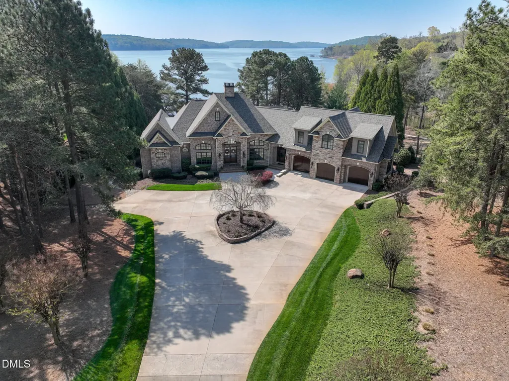 144 Moss Bank Court New London NC 28127
