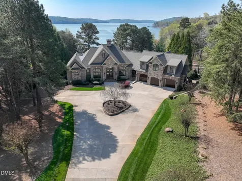144 Moss Bank Court New London NC 28127