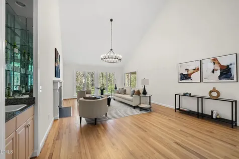 306 Helmsdale Drive Chapel Hill NC 27517