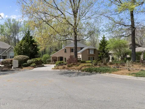 306 Helmsdale Drive Chapel Hill NC 27517