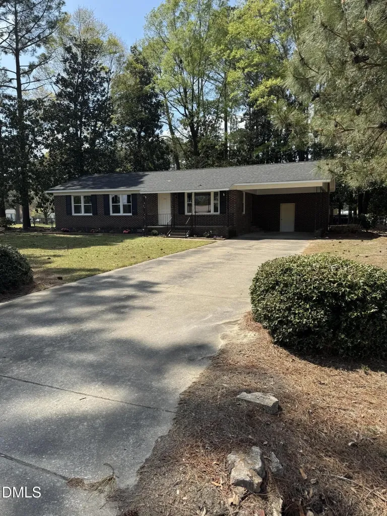 201 Carolyn Drive Selma NC 27576