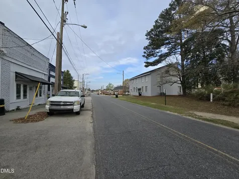 6121 Main Street Bailey NC 27807
