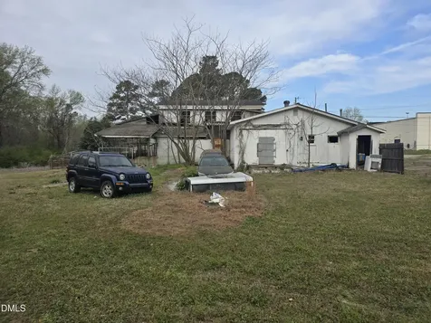 6121 Main Street Bailey NC 27807