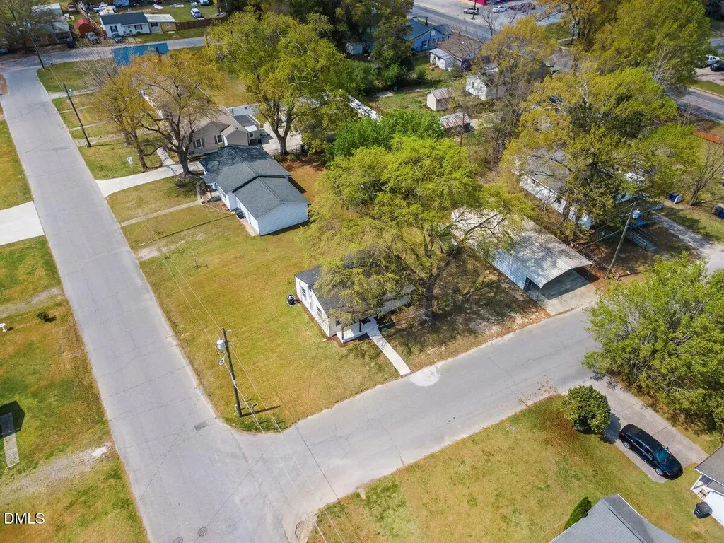 601 Temple Street Selma NC 27576
