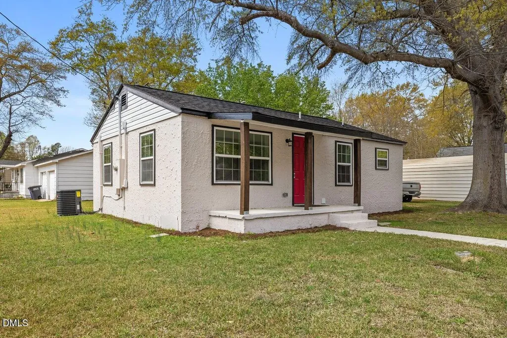 601 Temple Street Selma NC 27576