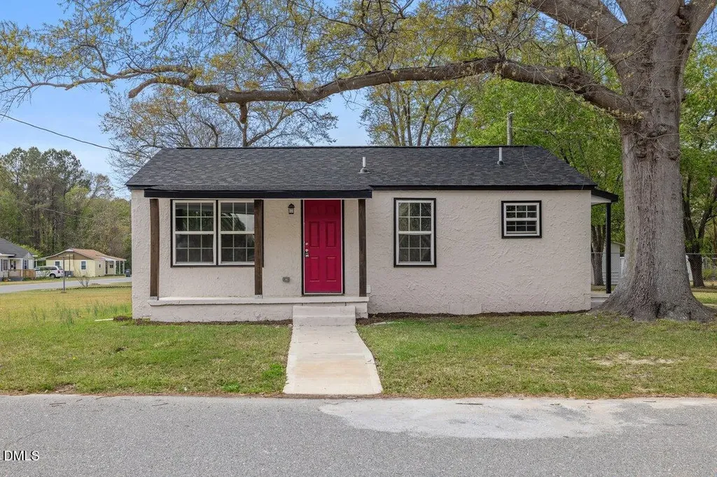 601 Temple Street Selma NC 27576
