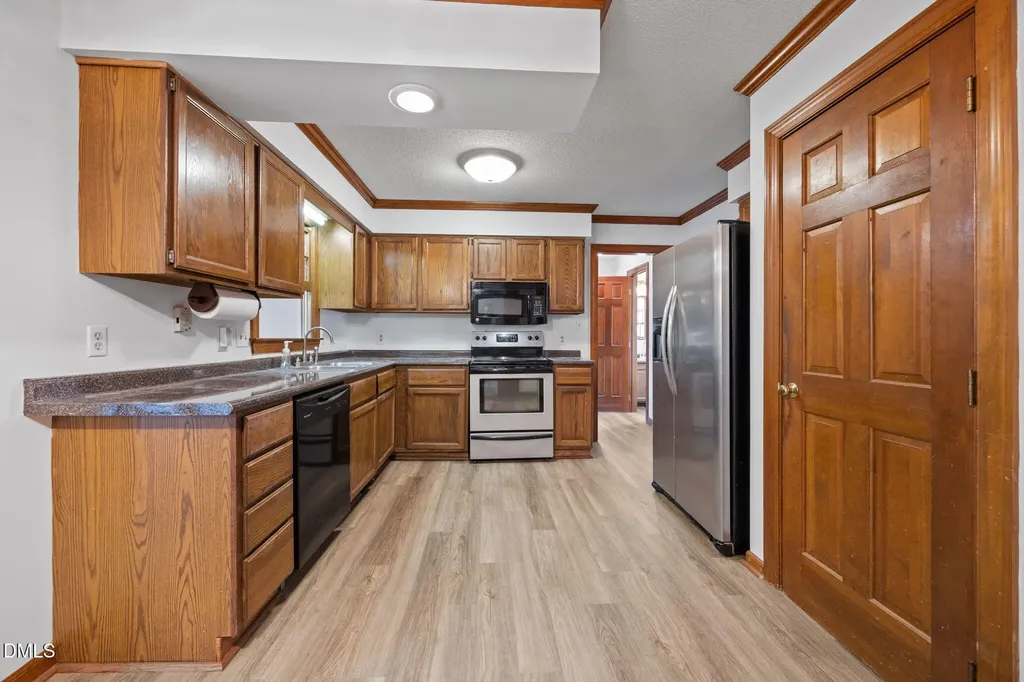6505 Wooden Shoe Lane Raleigh NC 27613