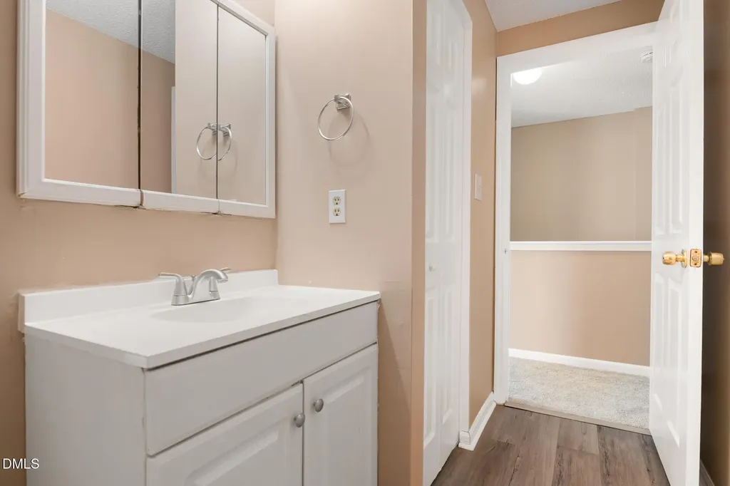 5503 Bringle Court Raleigh NC 27610