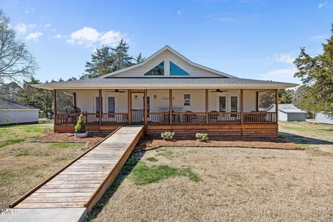35 Hummingbird Lane Henderson NC 27537