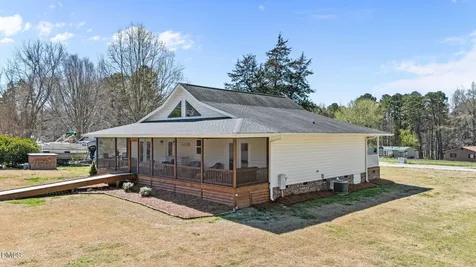 35 Hummingbird Lane Henderson NC 27537