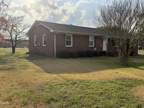 2992 Cherry Lane Kinston NC 28504