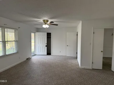 2992 Cherry Lane Kinston NC 28504