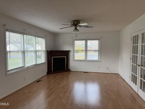2992 Cherry Lane Kinston NC 28504