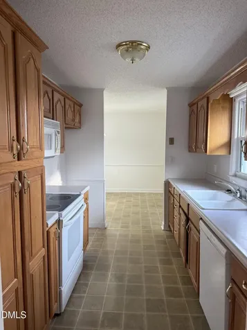 2992 Cherry Lane Kinston NC 28504