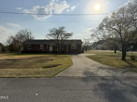 2992 Cherry Lane Kinston NC 28504