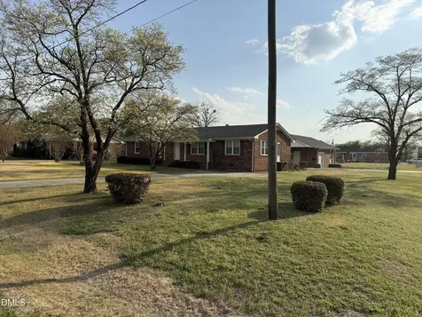 2992 Cherry Lane Kinston NC 28504