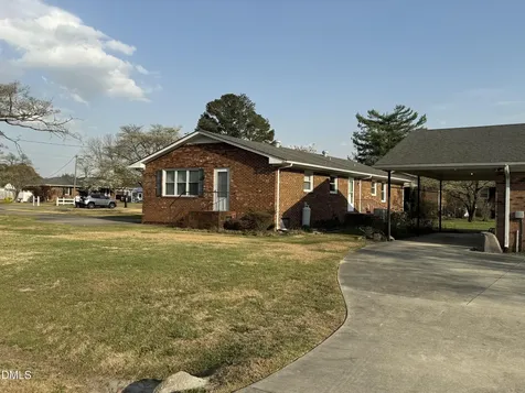 2992 Cherry Lane Kinston NC 28504