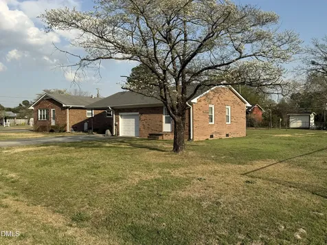 2992 Cherry Lane Kinston NC 28504
