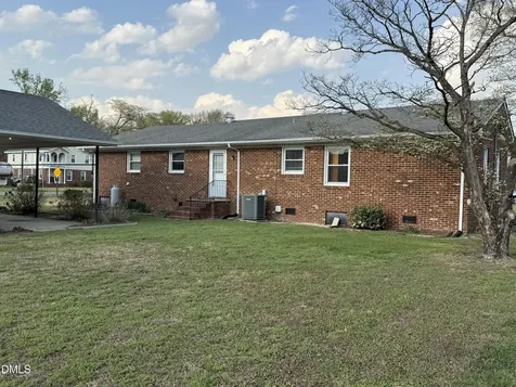 2992 Cherry Lane Kinston NC 28504