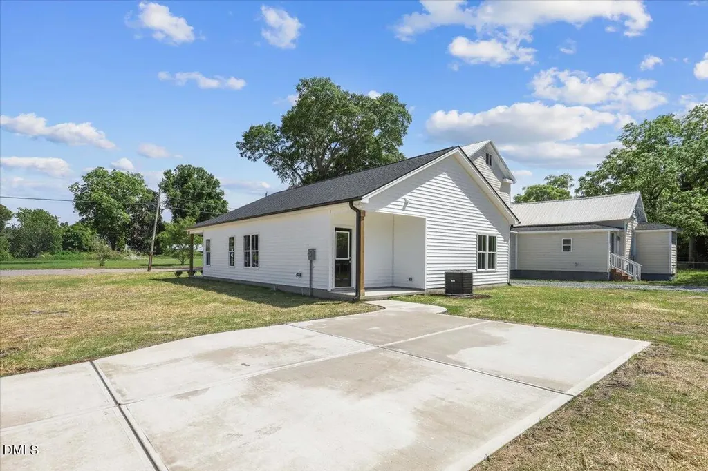 311 N Wilson Avenue Dunn NC 28334