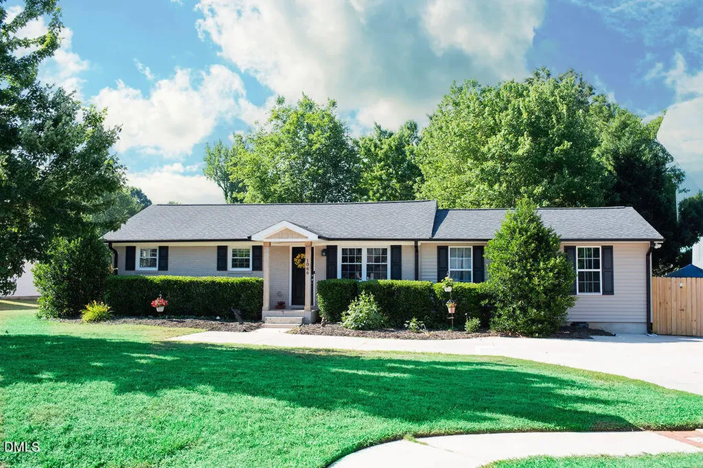 1066 S Third Street Mebane NC 27302