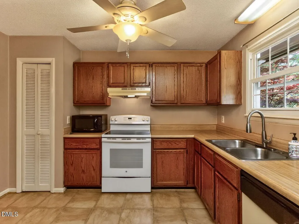 5410 Ridgeloch Place Raleigh NC 27612