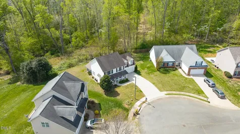 816 Hawthorn Ridge Drive Whitsett NC 27377