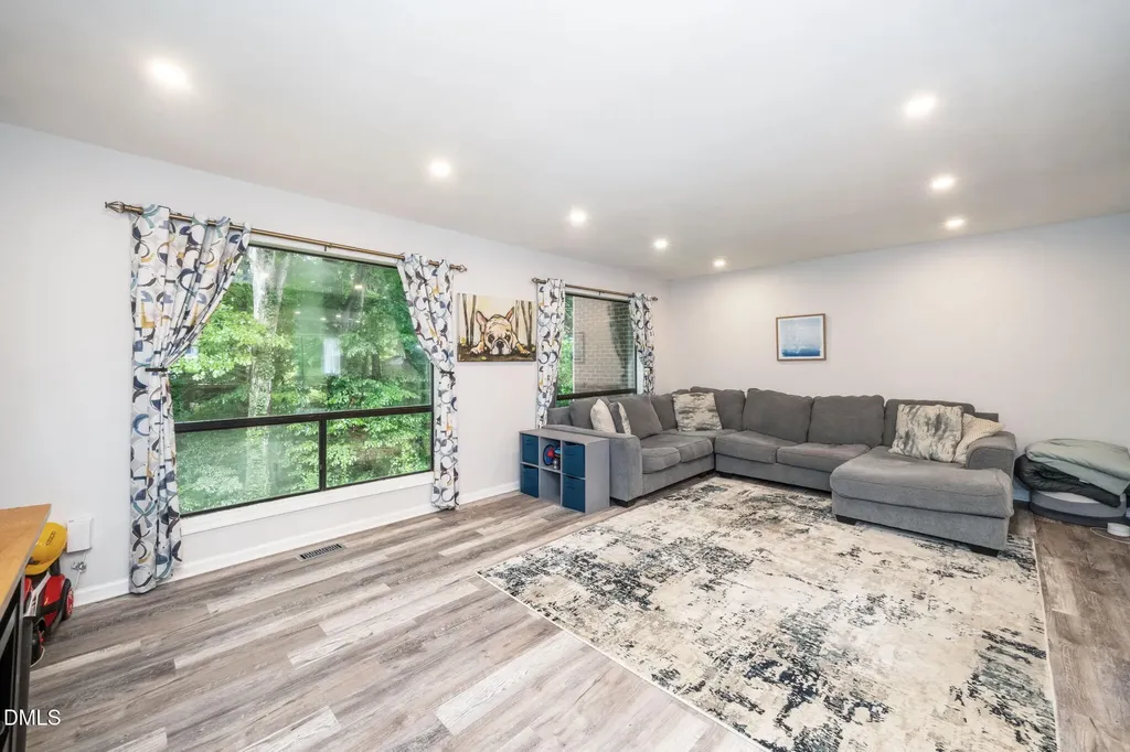 5961 Dixon Drive Raleigh NC 27609